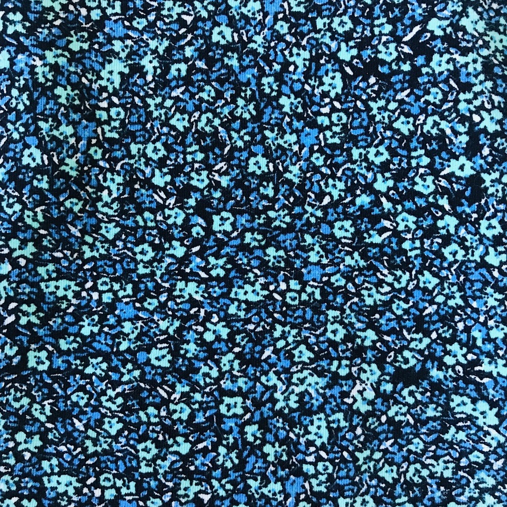 Blue small floral Fitted sleeveless crop top - Picture 3 of 3